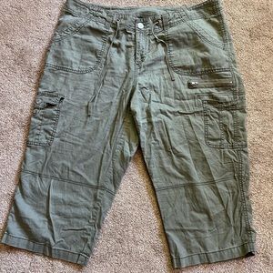 Linen Lane Bryant army green cargo capris